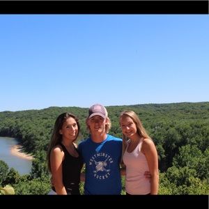 Meet your Posher, Avery